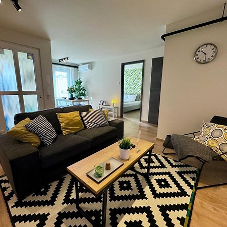 Emerald Apartment Budapest Luaran gambar