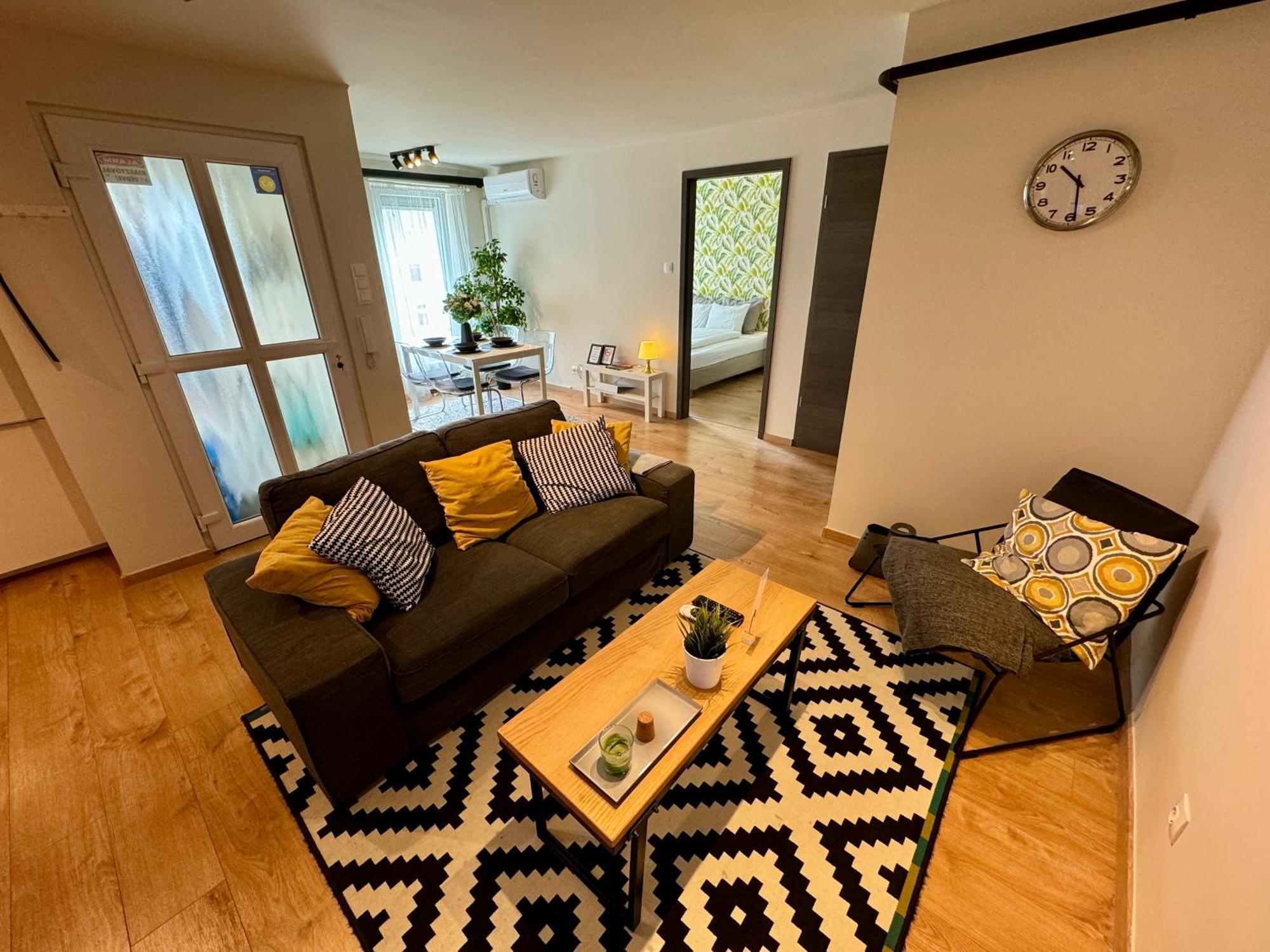 Emerald Apartment Budapest Luaran gambar